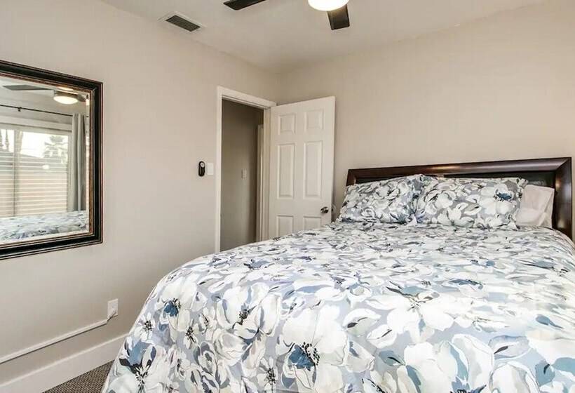 Spectacular Hilltop Home W/resort Like Backyard!