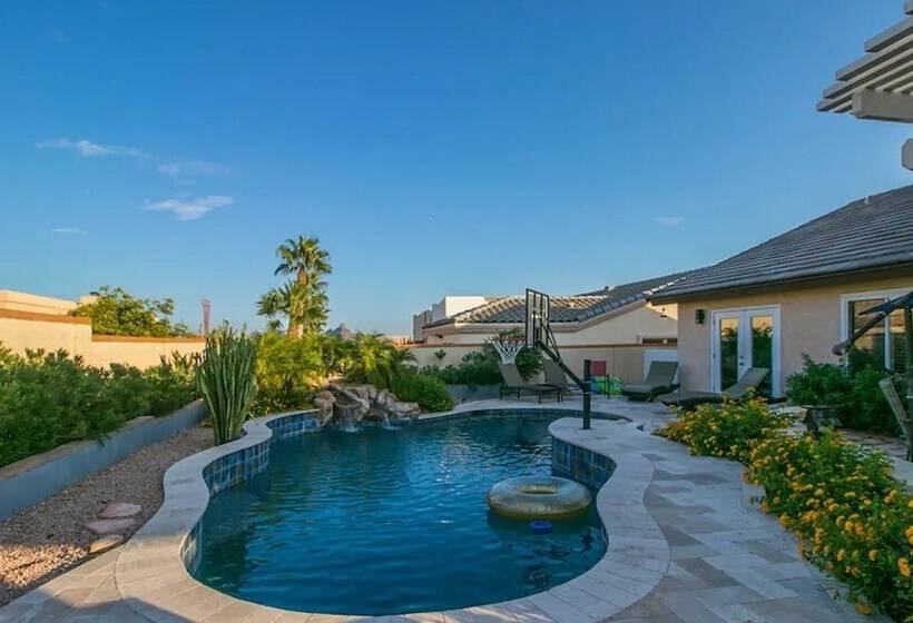 Spectacular Hilltop Home W/resort Like Backyard!
