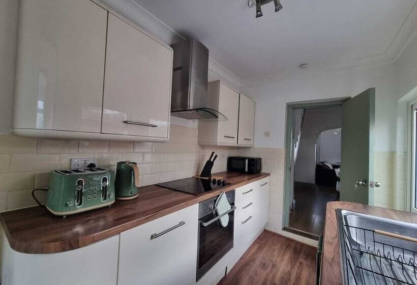 Stylishly Designed House Dartford