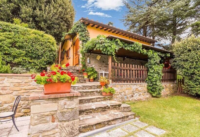 Tasteful Cottage In Cortona With Swimming Pool