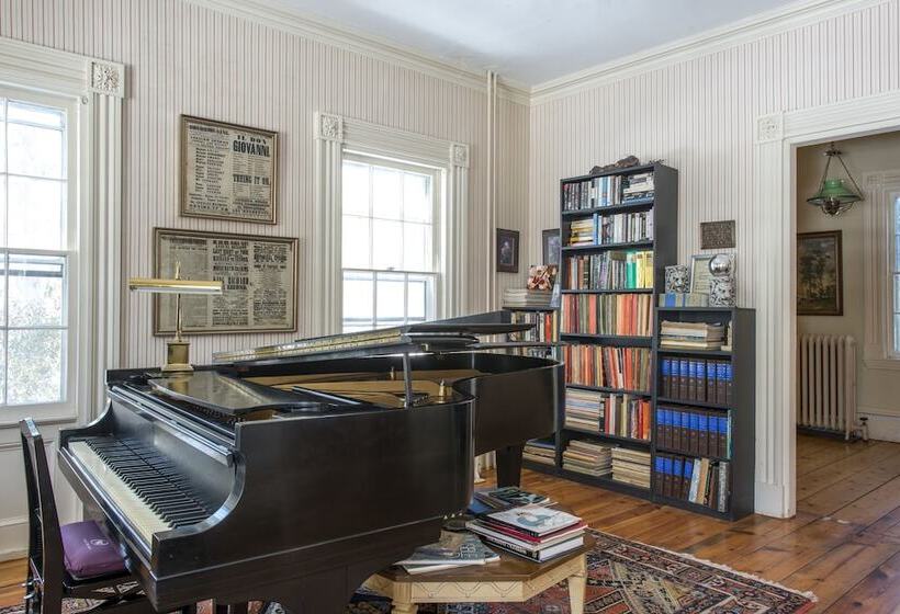 The Egremont Village Inn