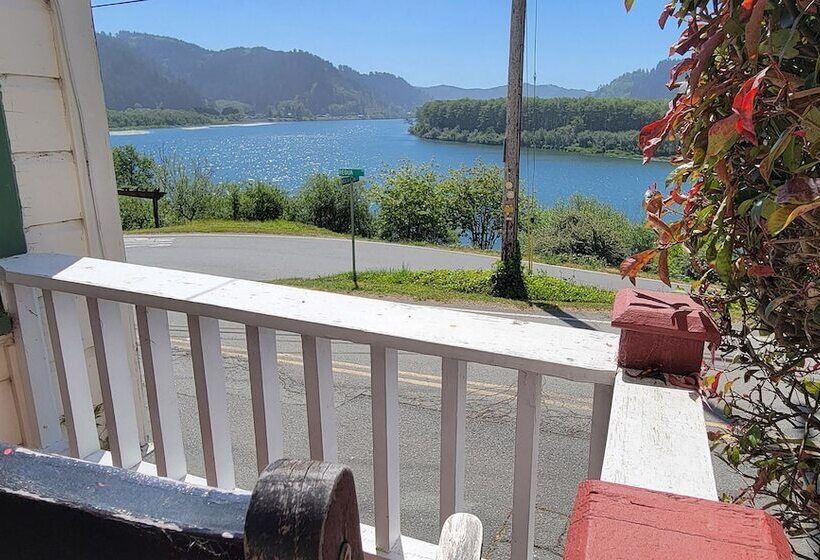 The Historic Requa Inn