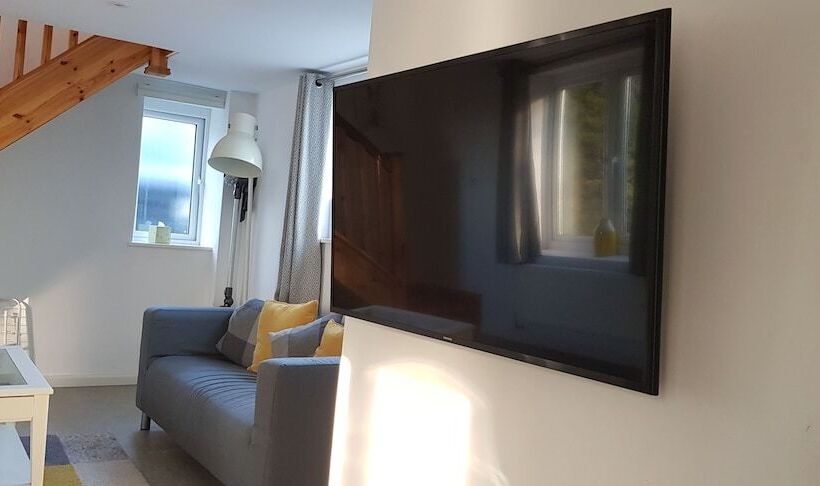 The Rock Self Catering Holiday Accommodation