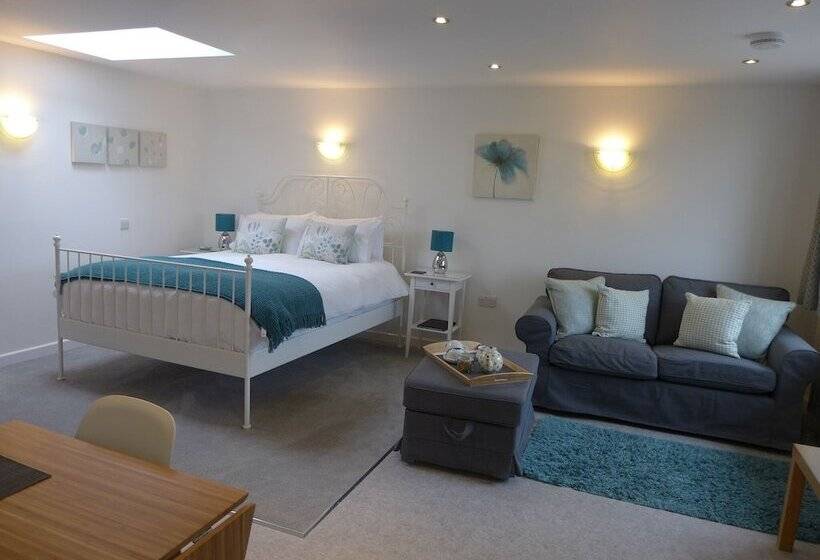 The Rock Self Catering Holiday Accommodation