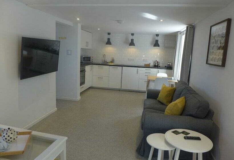 The Rock Self Catering Holiday Accommodation