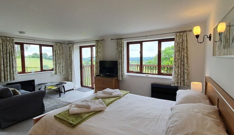 The Rock Self Catering Holiday Accommodation