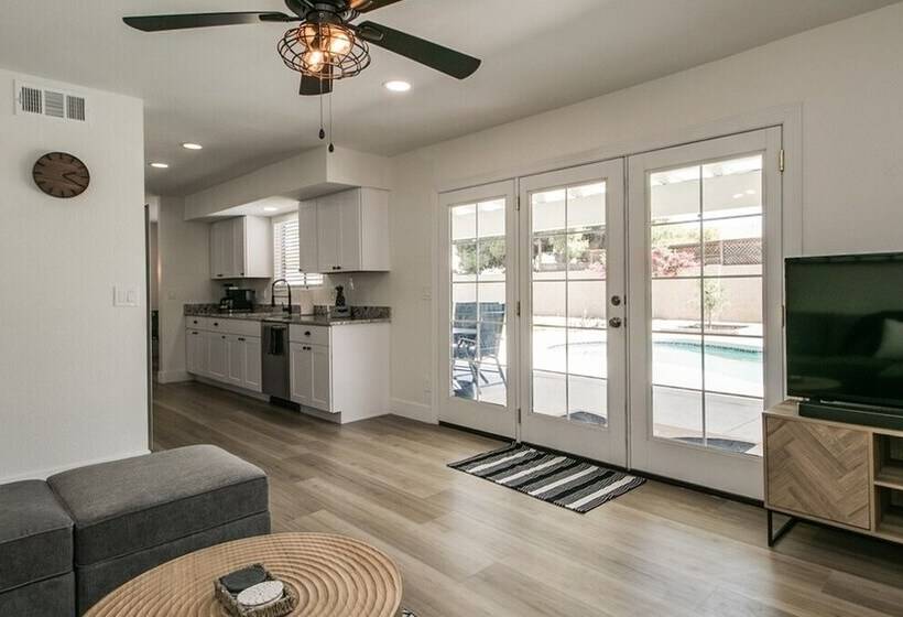 Upgraded 4 Bdrm Beautiful Home W/pool!