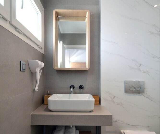 Voula Seaside Apartments