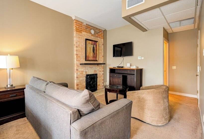 Wellington Inn By Hoco Hotels Collection