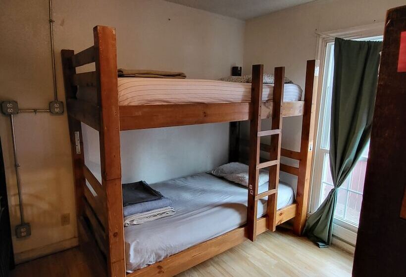 Wild Wild West Backpackers Hostel