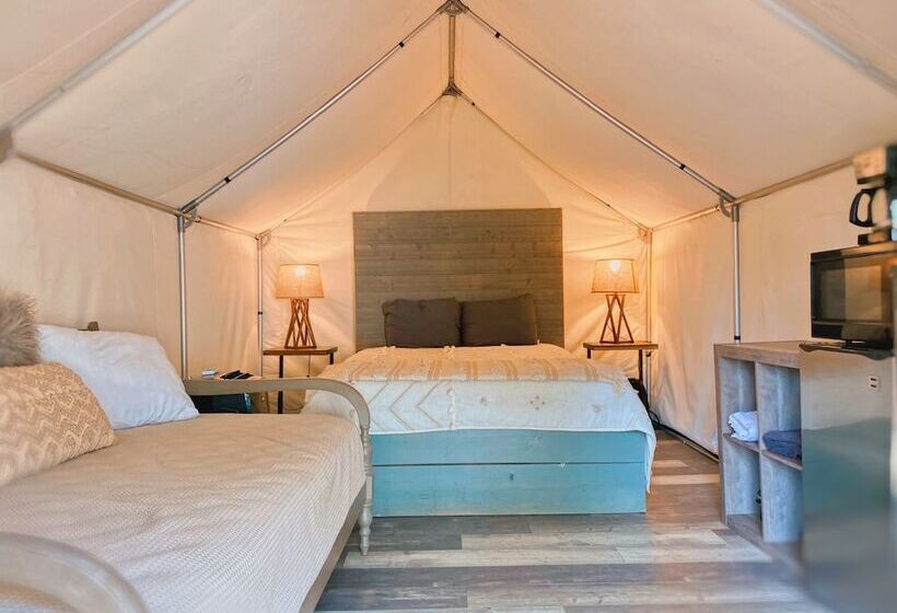 13 Blue River Camp   Glamping Cabin