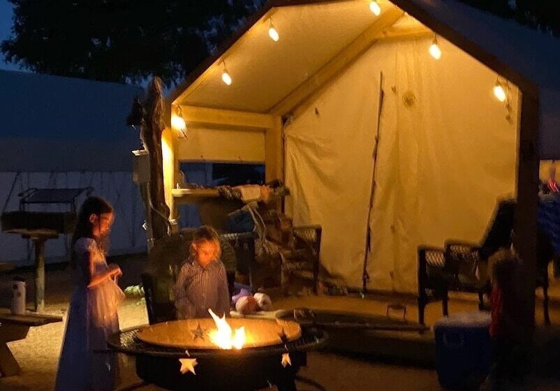 15 Blue River Camp   Glamping Cabin