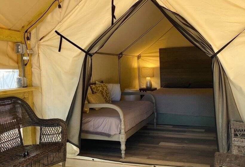 16 Blue River Camp   Glamping Cabin