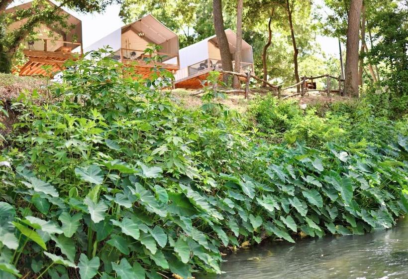 19 Son S Rio Cibolo   Birdhouse Cabin