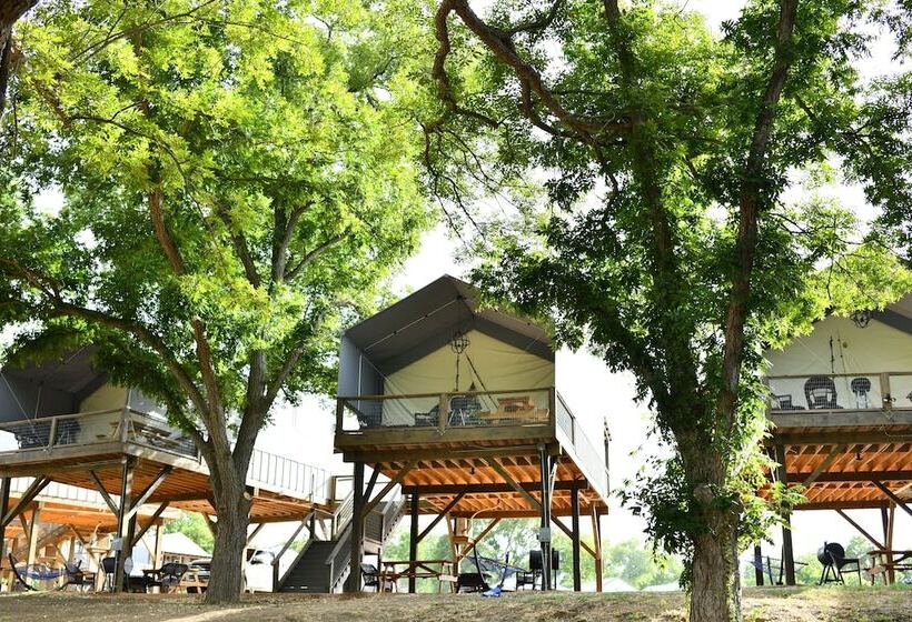 21 Son S Rio Cibolo   Birdhouse Cabin