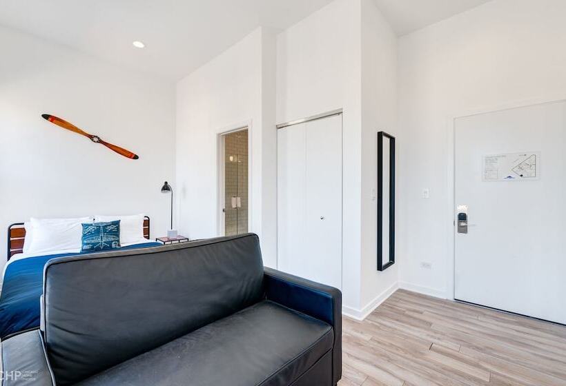 Chicago Third Floor Studio By 747 Lofts