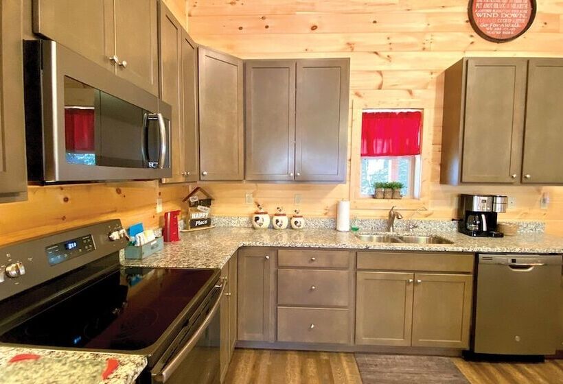 A Creekside On The Bluff