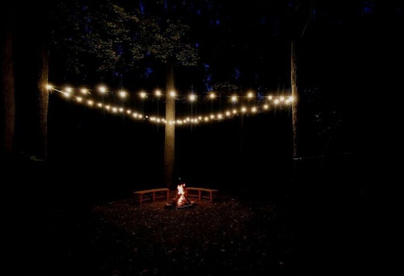 A Humble Abode   A Modern Woodsy Retreat