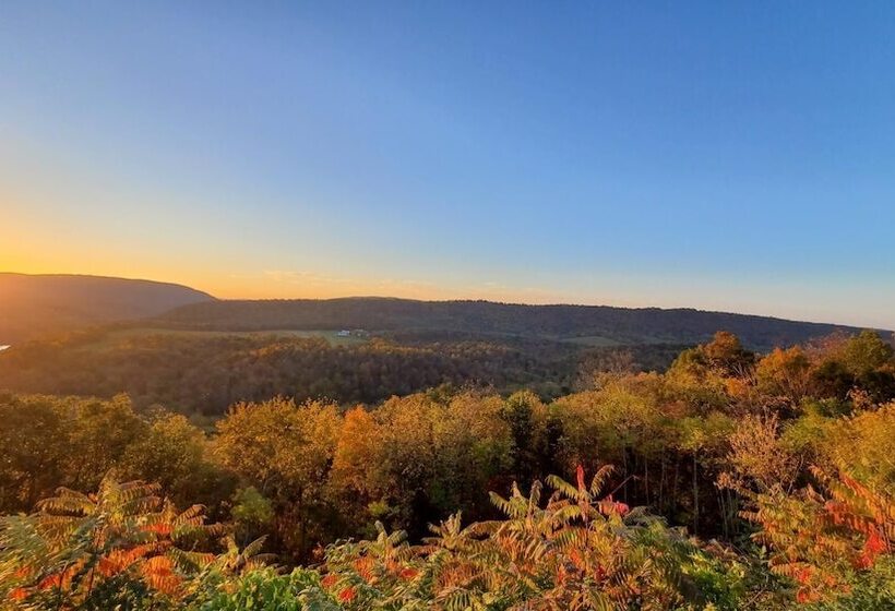 A Humble Abode   A Modern Woodsy Retreat