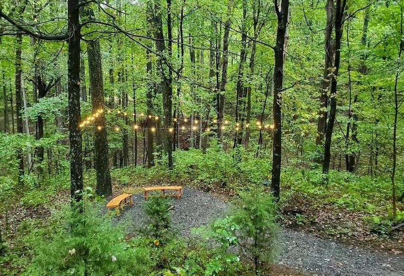 A Humble Abode   A Modern Woodsy Retreat