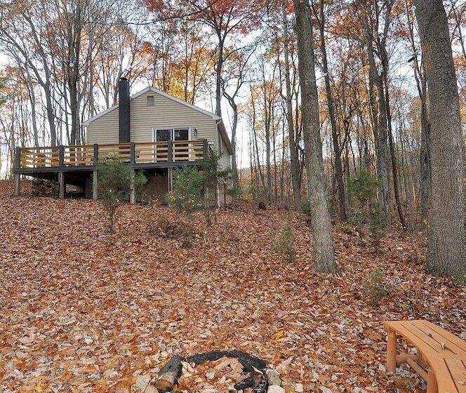 A Humble Abode   A Modern Woodsy Retreat