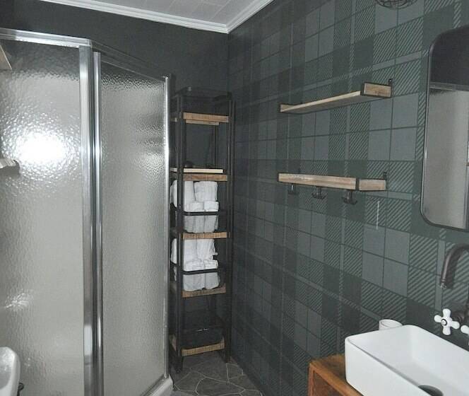 A Humble Abode   A Modern Woodsy Retreat