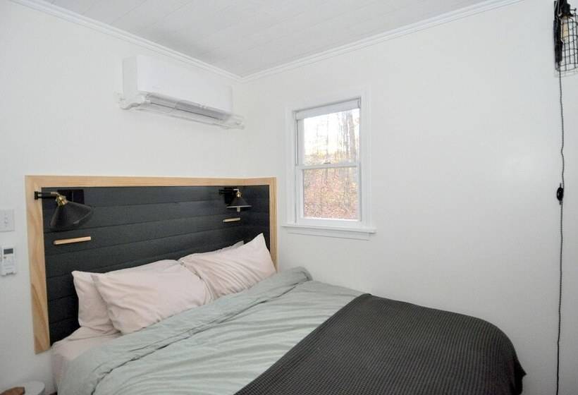 A Humble Abode   A Modern Woodsy Retreat