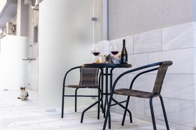 Astron Boutique Apartments By Estia