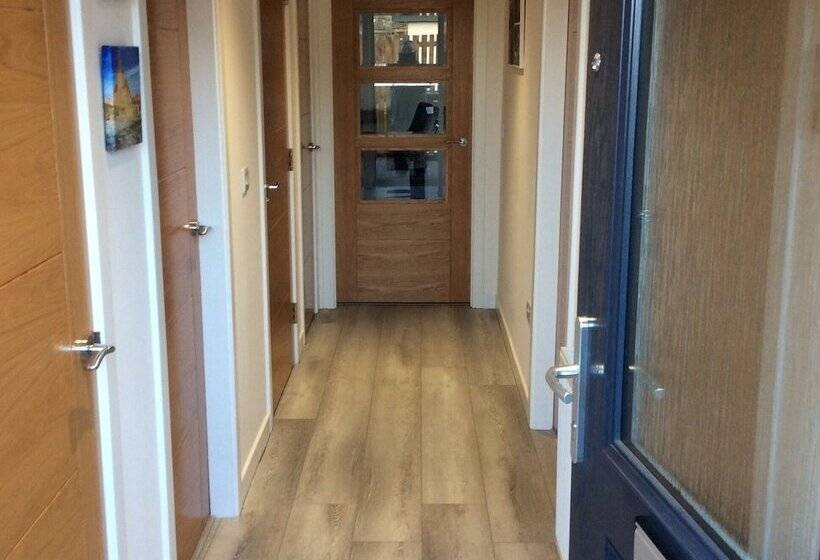 Beautiful Coastal Cottage In St Monans, Scotland