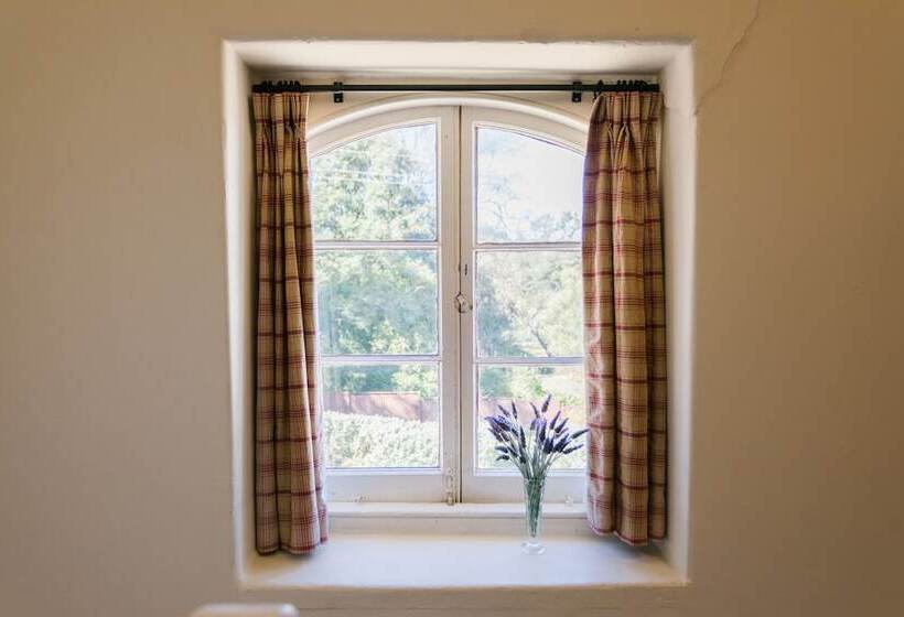 ベッドアンドブレックファースト Anlaby Station