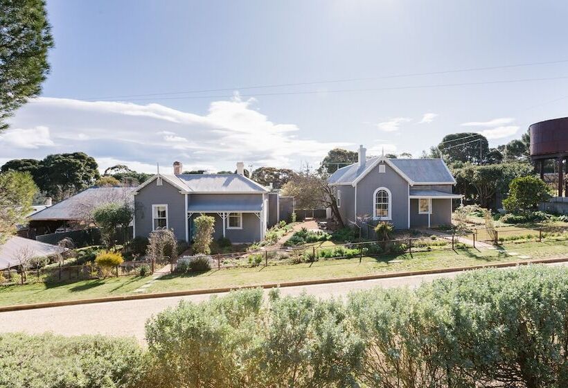 ベッドアンドブレックファースト Anlaby Station