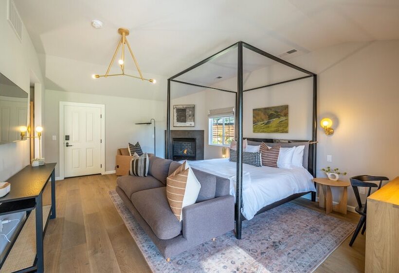 مبيت وإفطار The Ruse