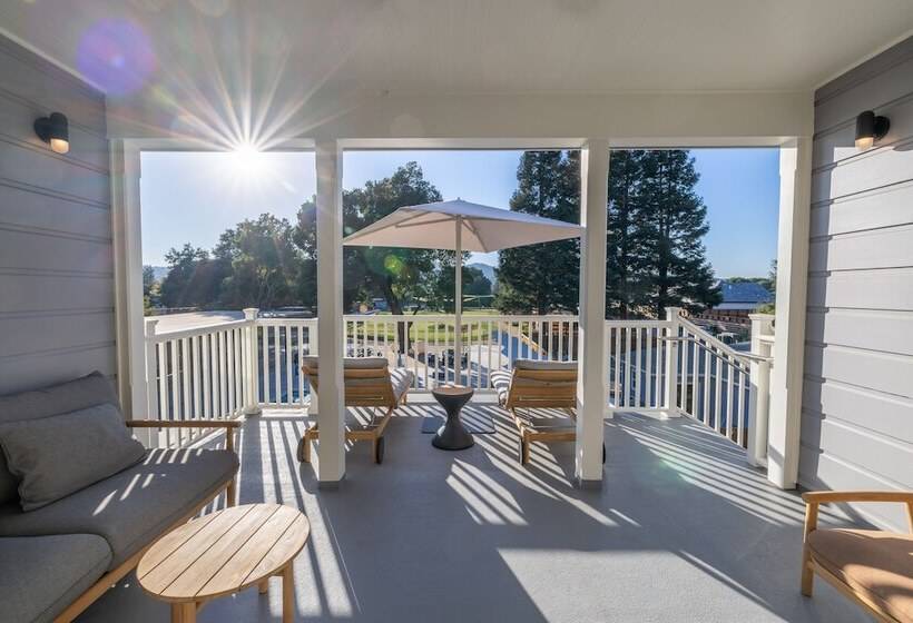 مبيت وإفطار The Ruse