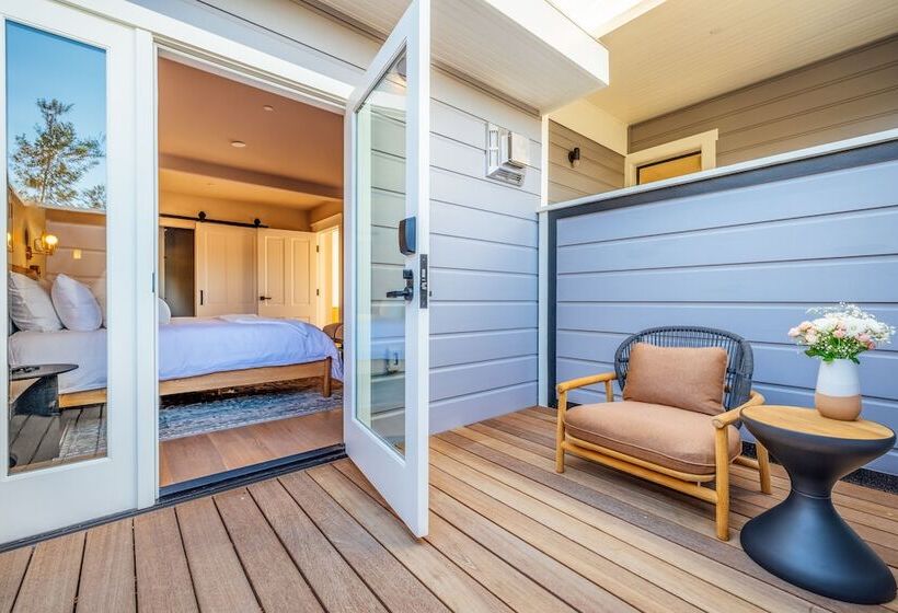 مبيت وإفطار The Ruse