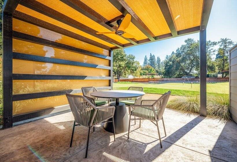 مبيت وإفطار The Ruse