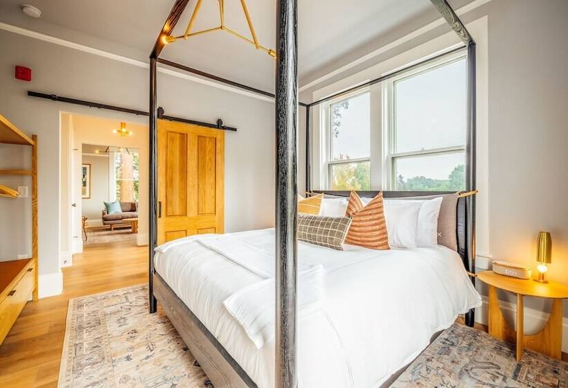 مبيت وإفطار The Ruse