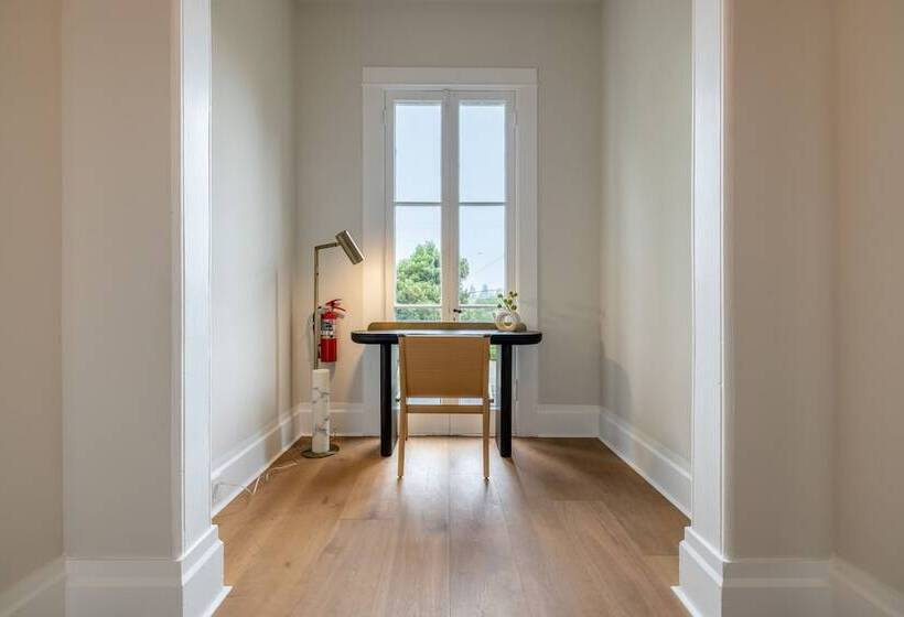 مبيت وإفطار The Ruse