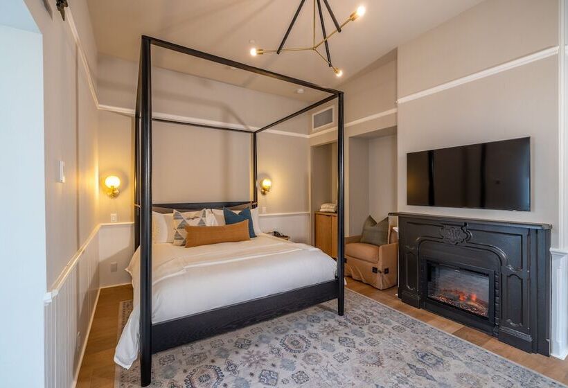 مبيت وإفطار The Ruse