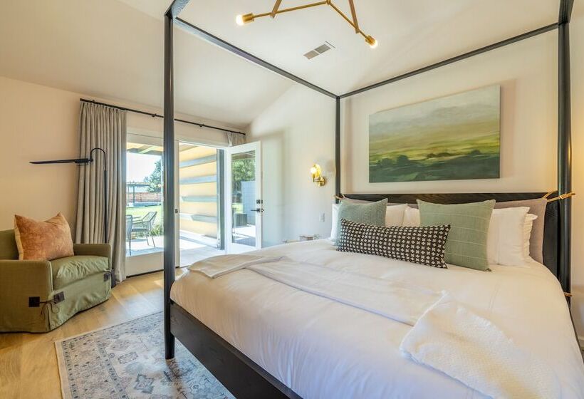 مبيت وإفطار The Ruse