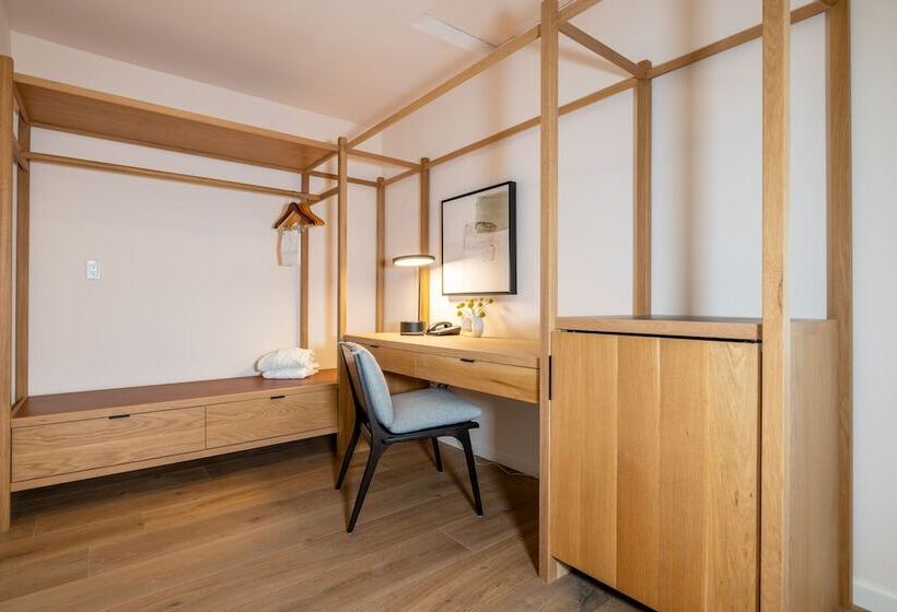 مبيت وإفطار The Ruse