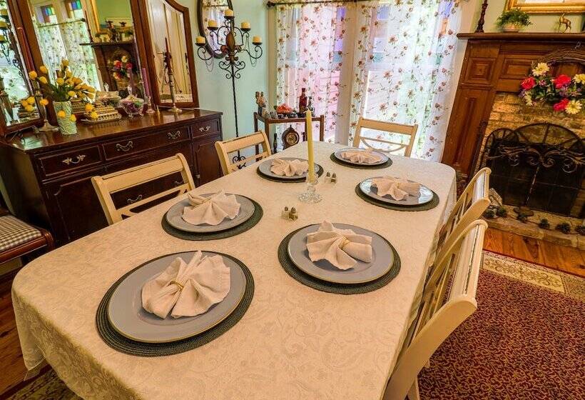 ベッドアンドブレックファースト The Steamboat Inn