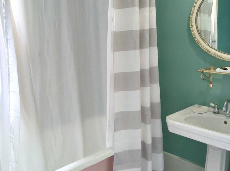 ベッドアンドブレックファースト The Steamboat Inn