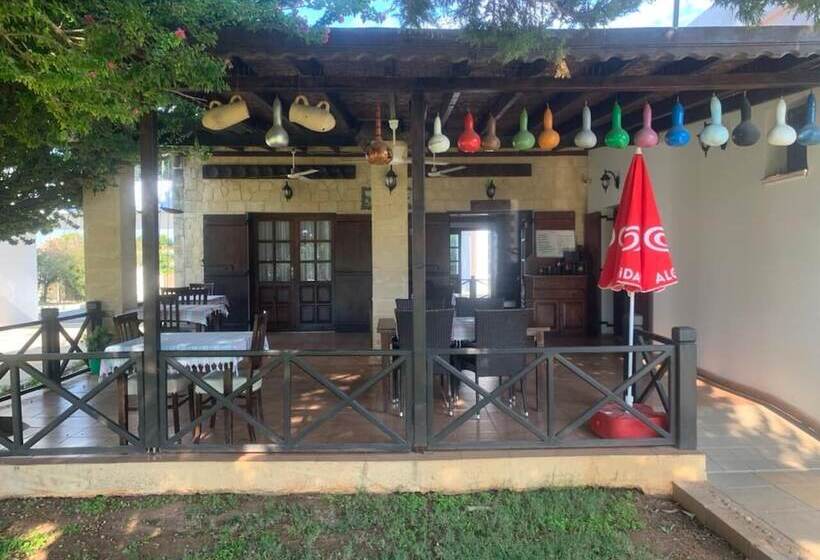 تختخواب و صبحانه Villa Lembos