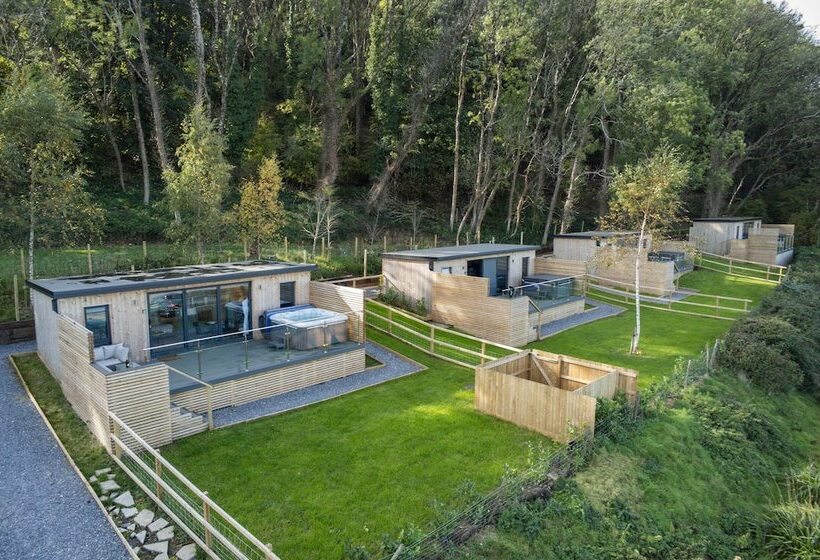 Caswell Bay Hide Out   Cabin   Landimore