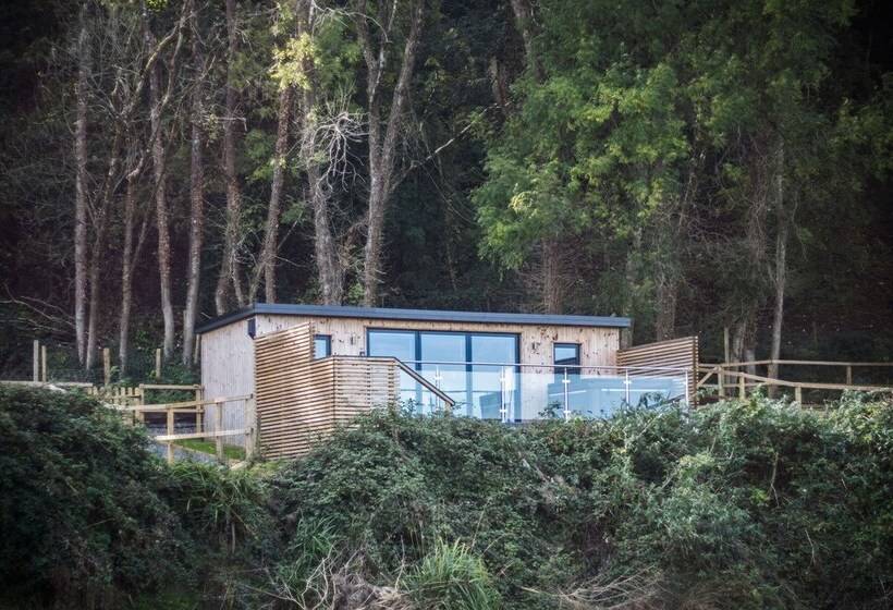 Caswell Bay Hide Out   Cabin   Landimore
