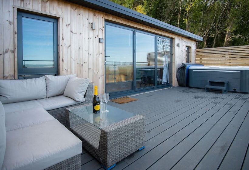 Caswell Bay Hide Out   Cabin   Landimore