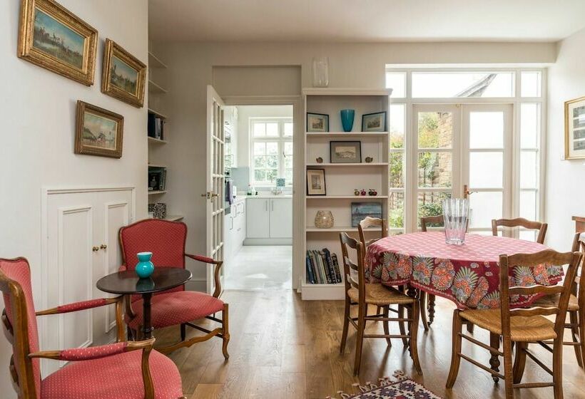 Charming 2bd Garden House Hammersmith