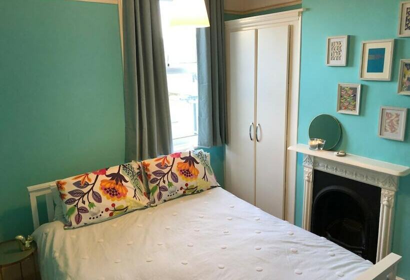 Charming 4bd Semi Detached Home Hastings