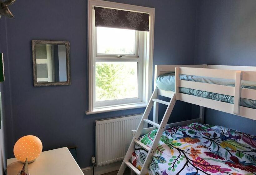 Charming 4bd Semi Detached Home Hastings