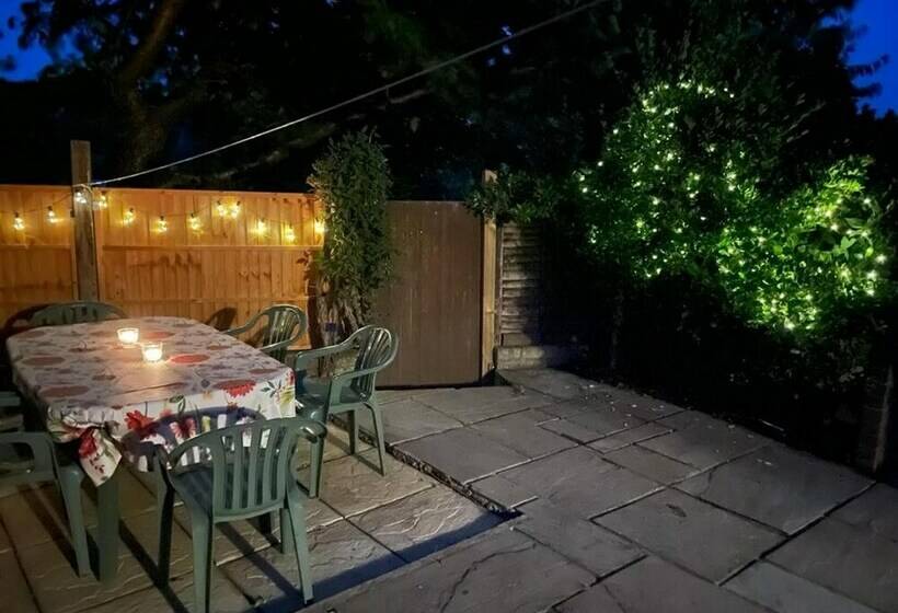 Charming 4bd Semi Detached Home Hastings